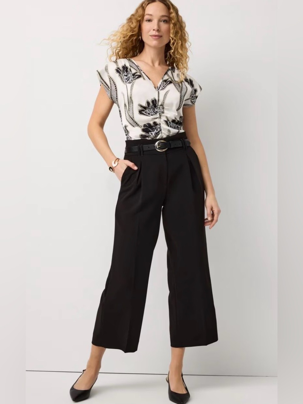 White House Black Mkt chambray pleated Cropped Wide-Leg Pants in light blue 0S